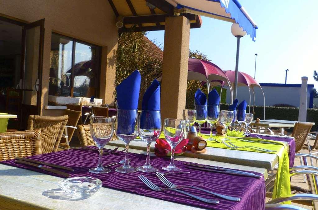 فندق كيرياد بيرجيراك Saint-Laurent-des-Vignes المطعم الصورة